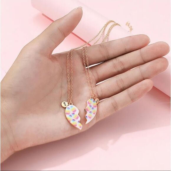 New BEST FRIENDS PINEAPPLE HEART NECKLACE SET - Picture 2 of 8